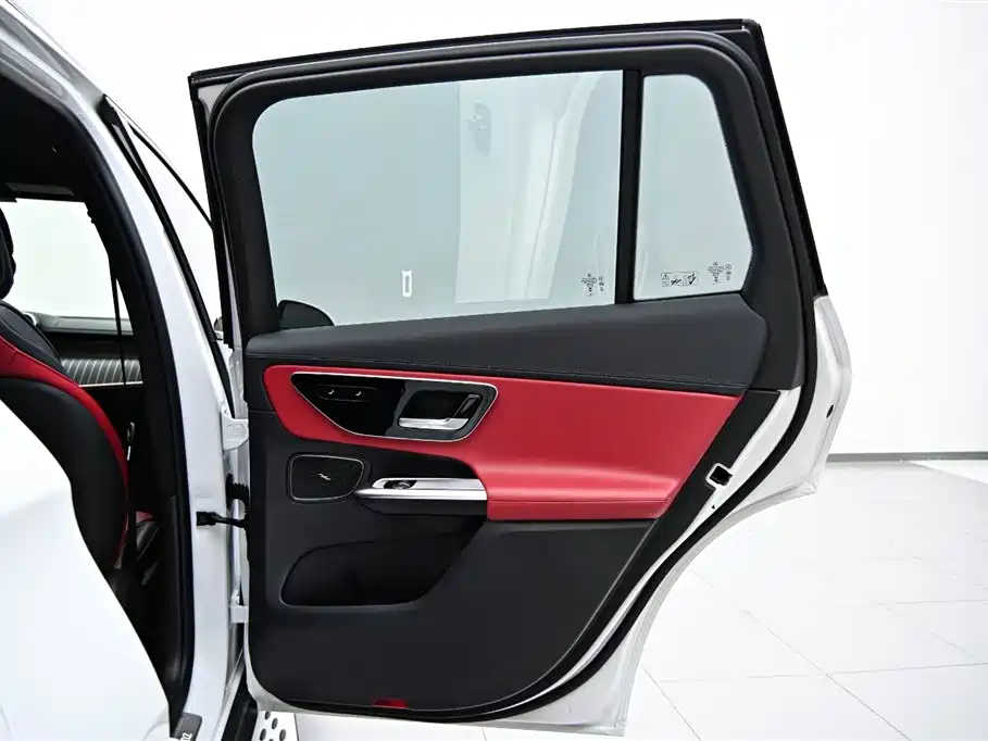 Mercedes-Benz GLC 2023 GLC 300 L 4MATIC Sport 5-Seater фото 22