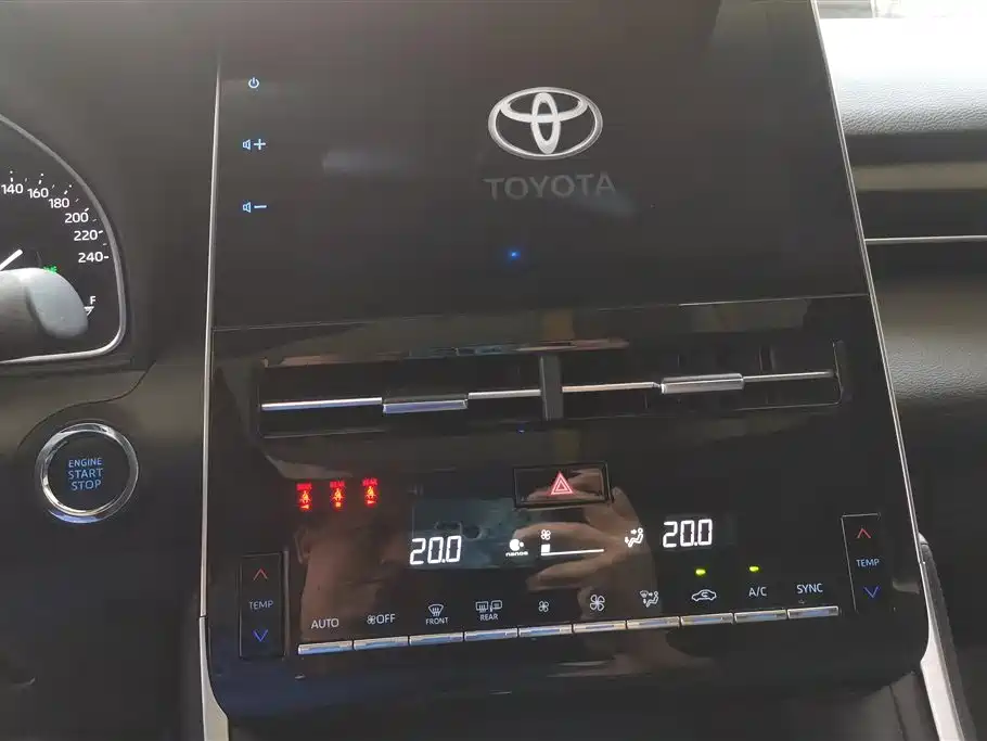 Toyota Avalon 2022 2.0L Luxury Edition фото 13
