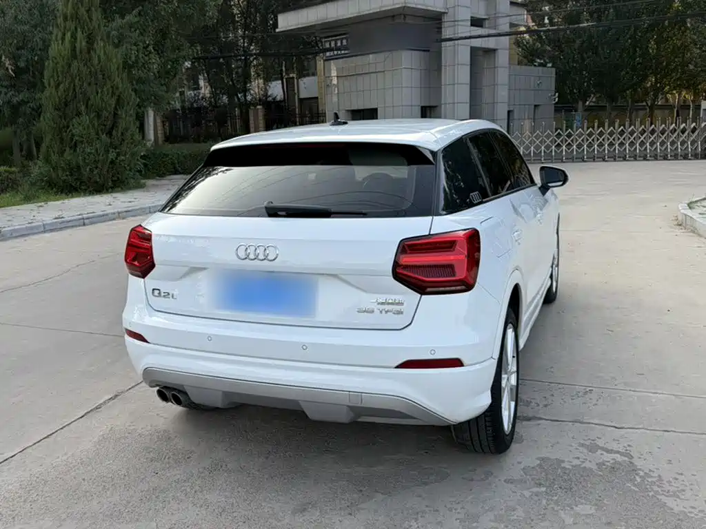 Фото 6 - Audi Q2L