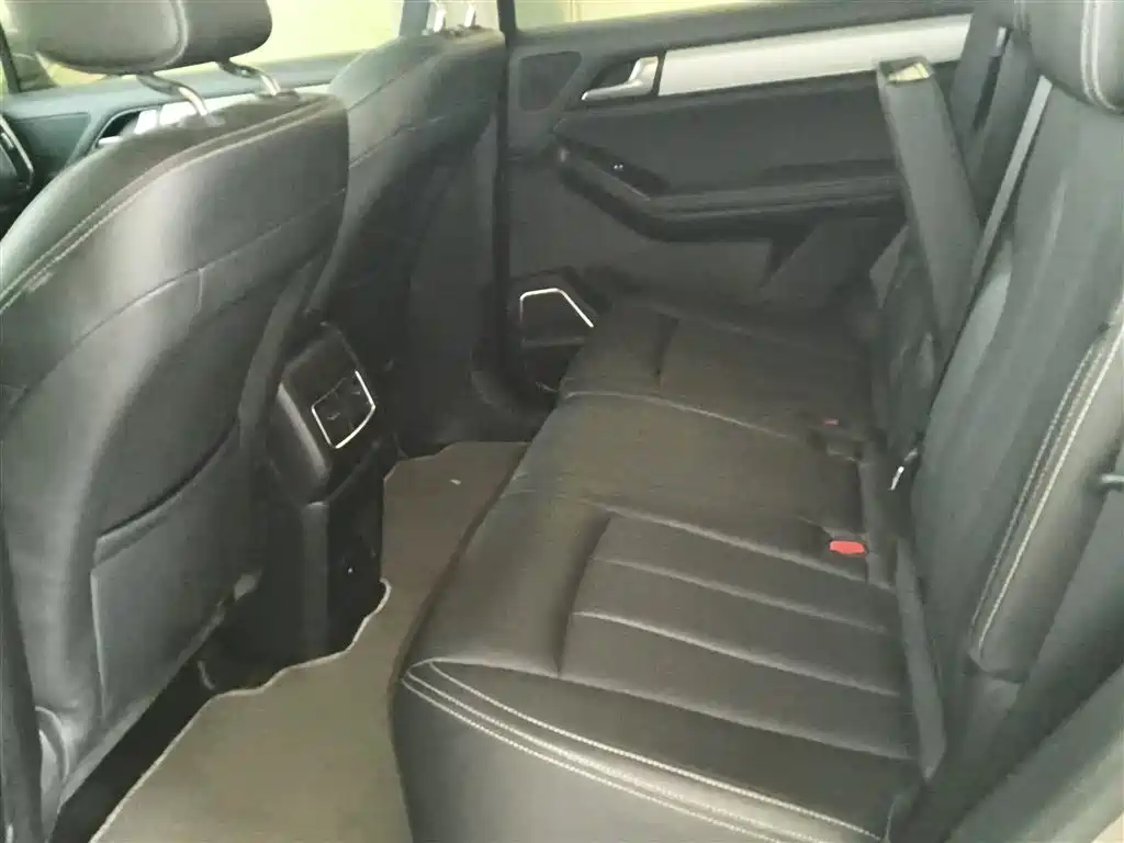 BYD Tang 2018 2.0T Automatic Smart Connection Delight Edition 7-Seater China V фото 17