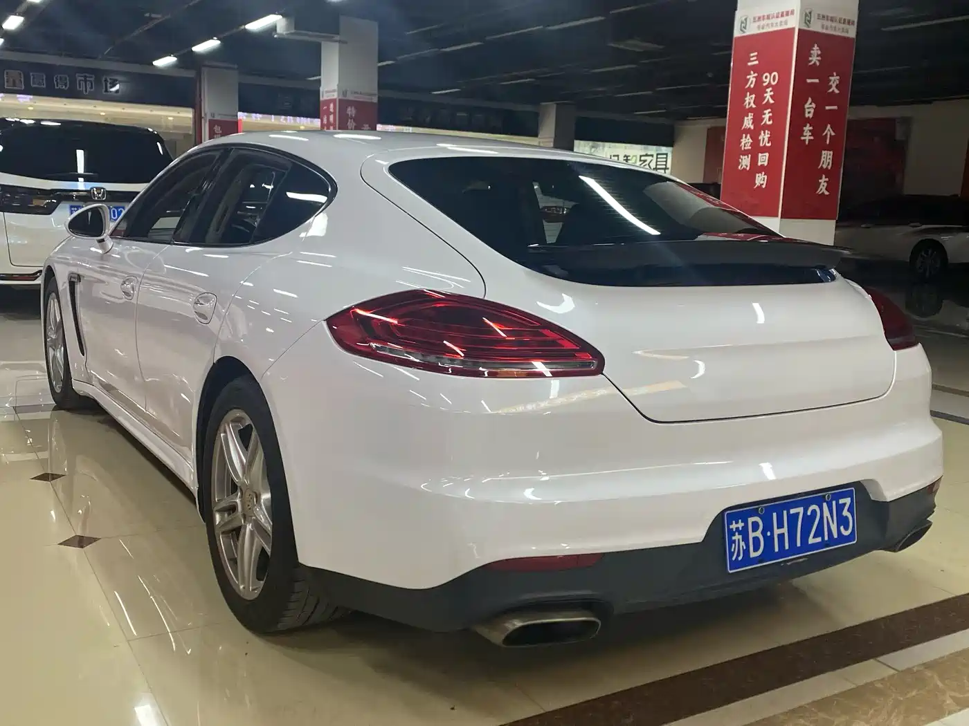 Porsche Panamera 2014 Panamera 4 3.0T фото 7