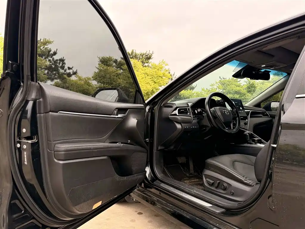 Toyota Camry 2021 2.5G Luxury Edition фото 4