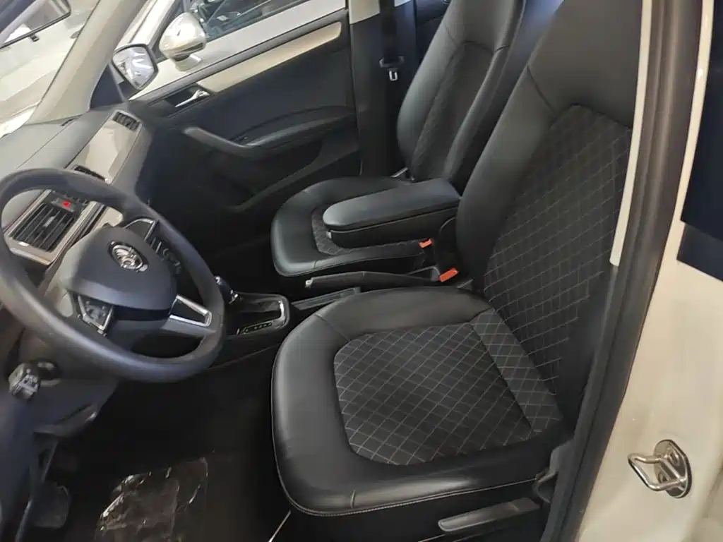 صورة 15 - Škoda Rapid