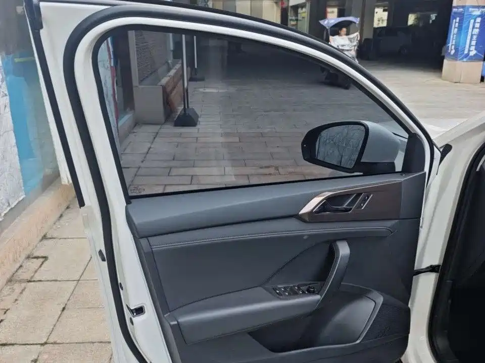 Volkswagen Tharu, миниатюра 3