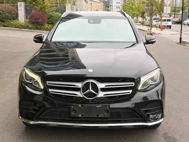 MERCEDES-BENZ GLC