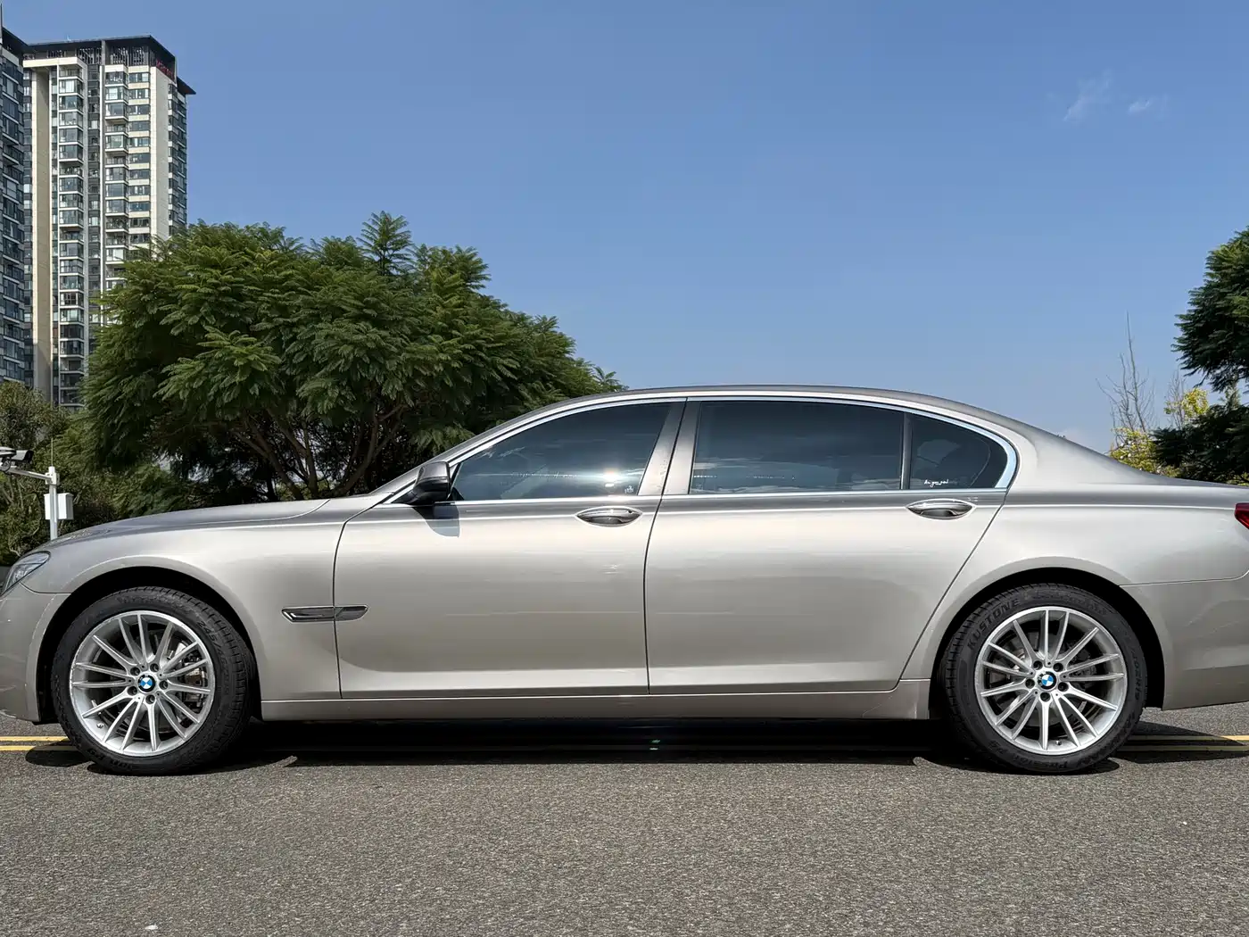 BMW 7 Series 2014 730Li Premium фото 5