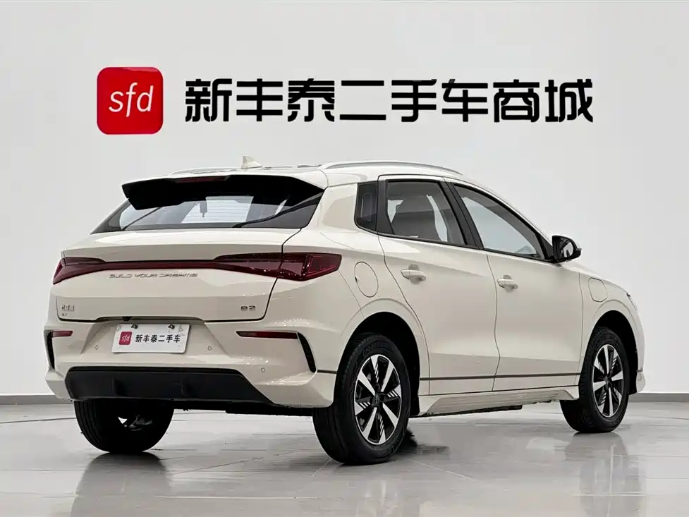 BYD E2