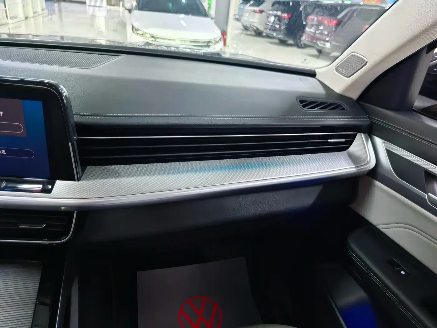 Volkswagen Talagon 2023 380TSI 4WD R-Line Launch Edition фото 18