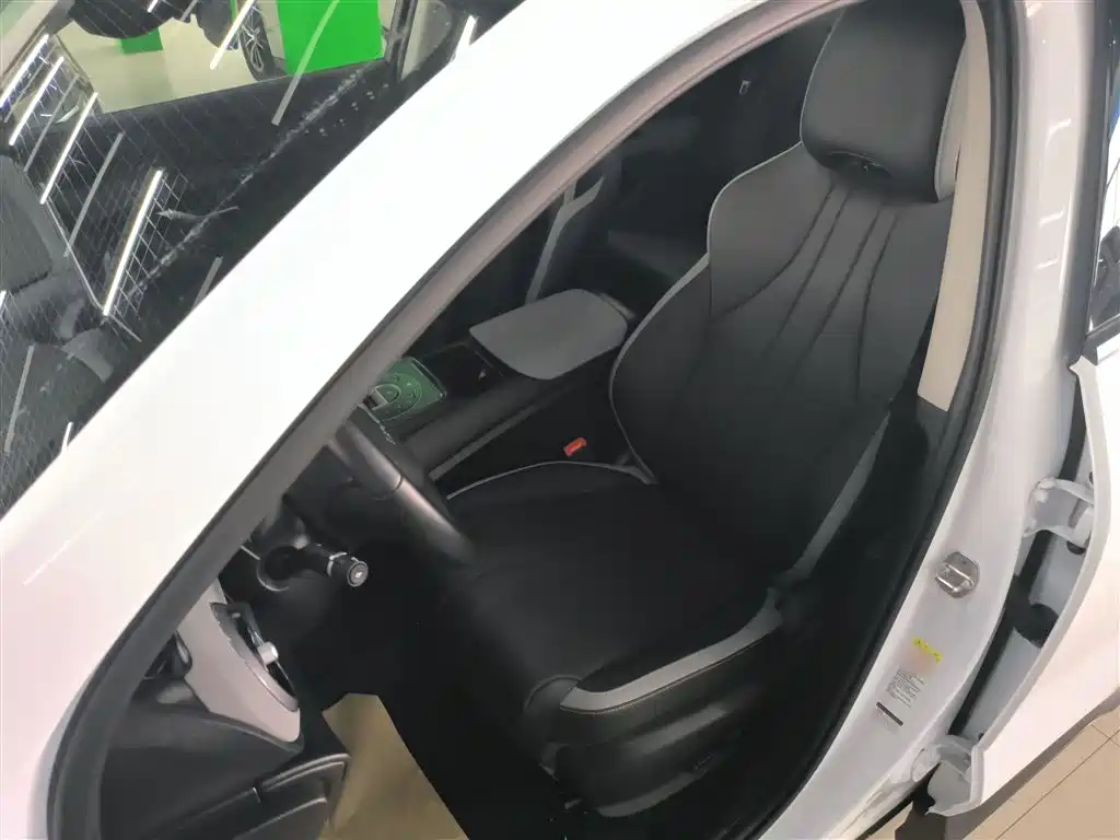 BYD Seal 05 DM-i 2025 DM-i 115KM Flagship фото 15