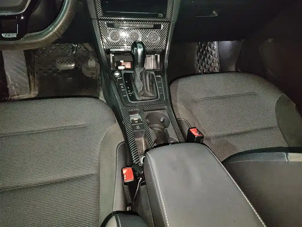 Volkswagen Golf 2020 Beloved Edition 280TSI DSG Comfort фото 10