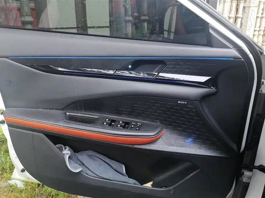 CHANGAN UNI-V