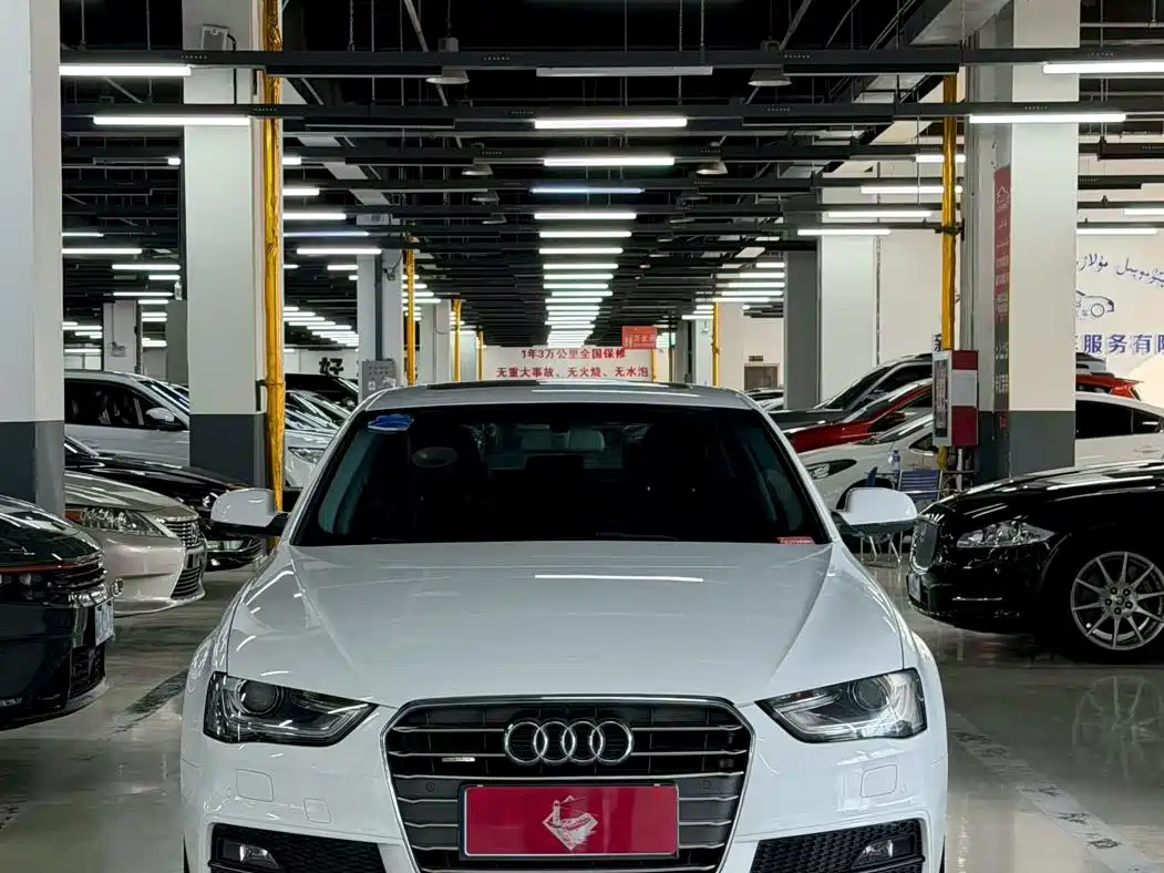 Audi A4L 2013 40 TFSI quattro Personality Sport фото 2