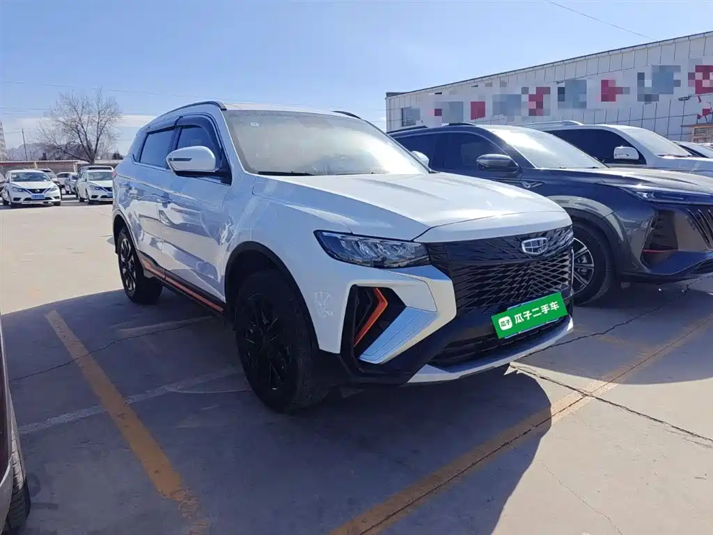 Фото 4 - Geely Atlas