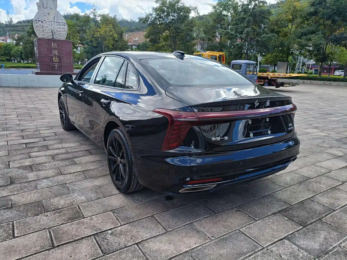 Hongqi H5 2025 1.5T DCT Mystic Shadow 2 Million Edition фото 9