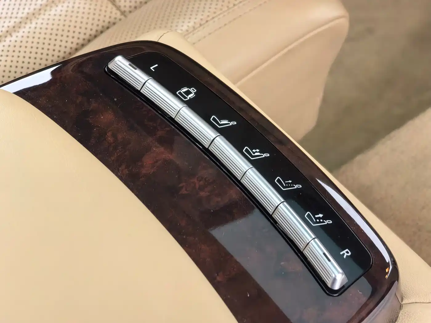 Mercedes-Benz S-Class 2010 S 600 L фото 16