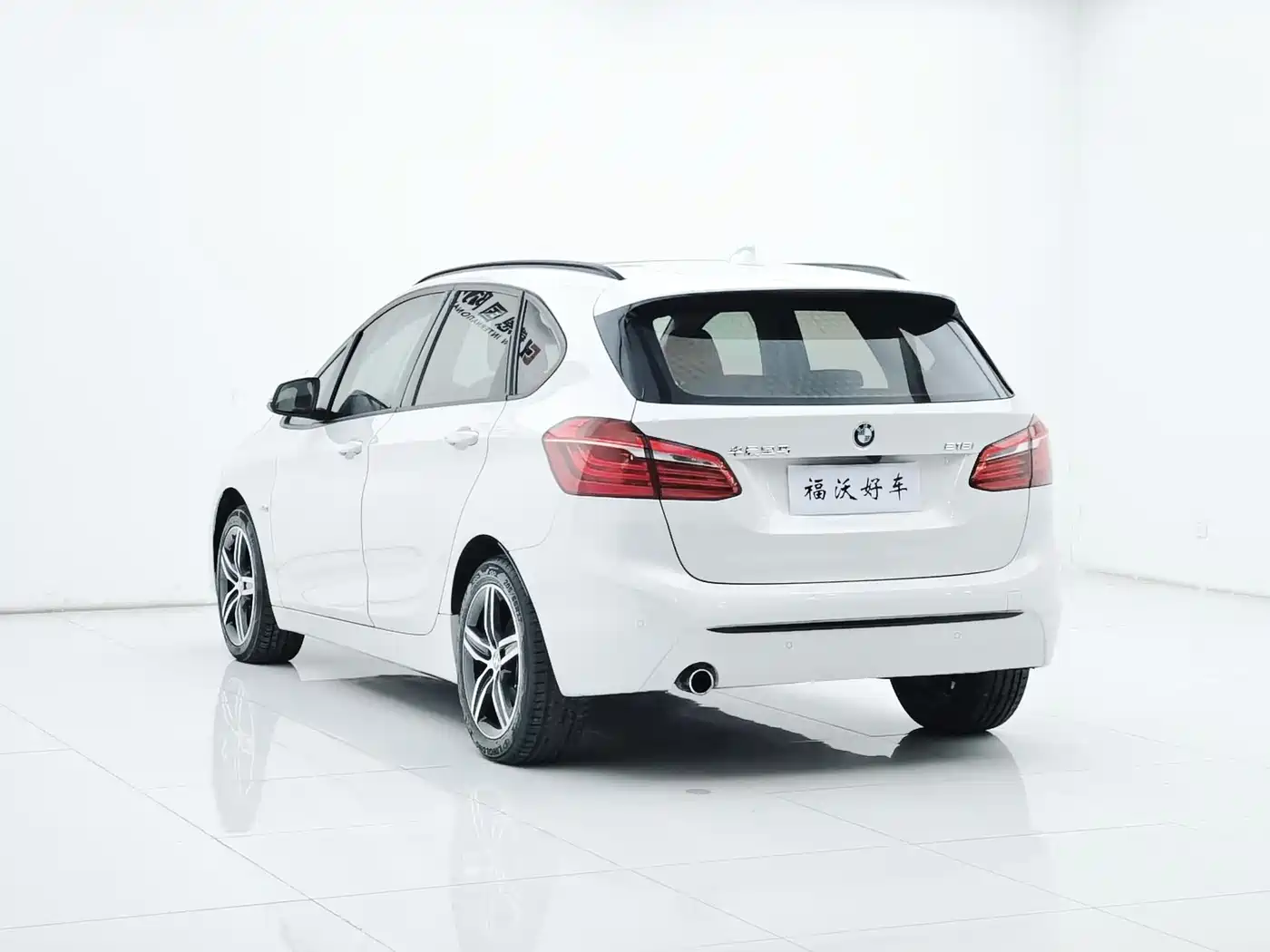 BMW 2 Series Touring 2016 218i Sport Design Package фото 27