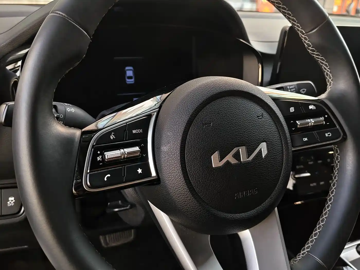 Kia K3 2023 Model 1.5L CVT Luxury Edition фото 5