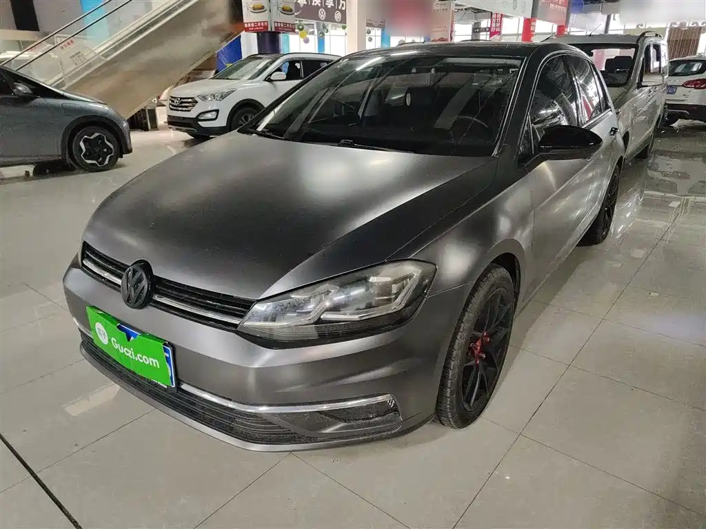 Volkswagen Golf 2020 Beloved Edition 280TSI DSG Comfort фото 2