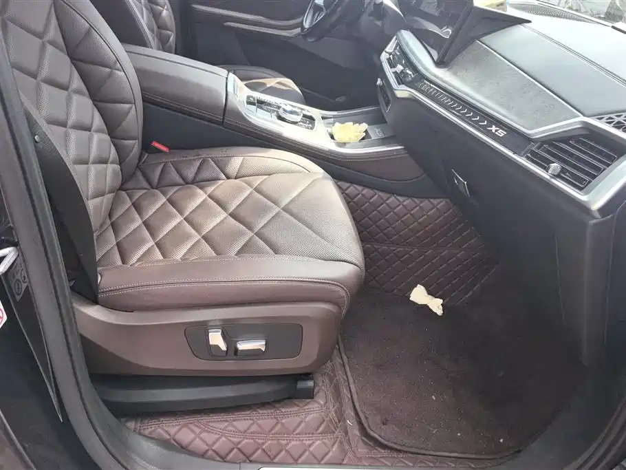 BMW X5 2023 xDrive 30Li Premium M Sport Package фото 8
