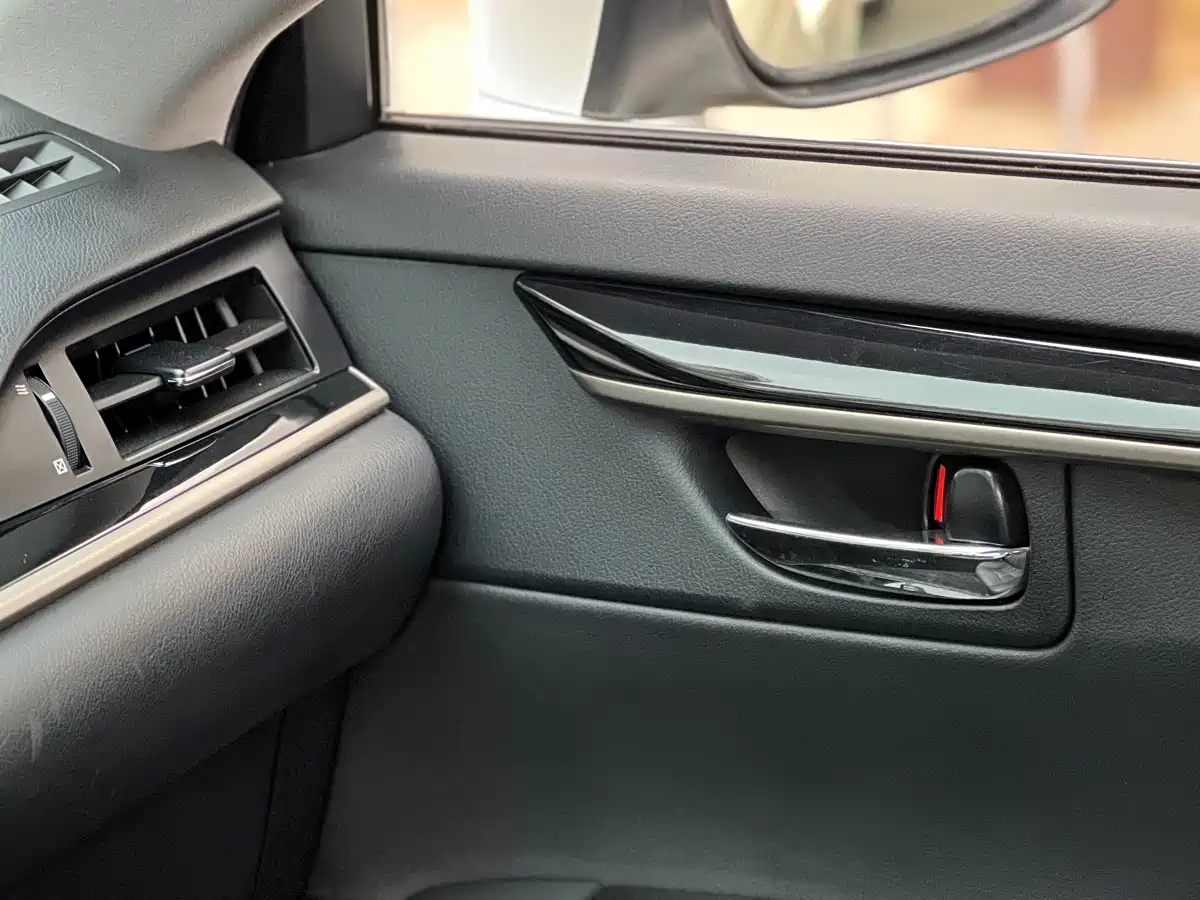 Lexus ES 2015 200 Elite Edition фото 15