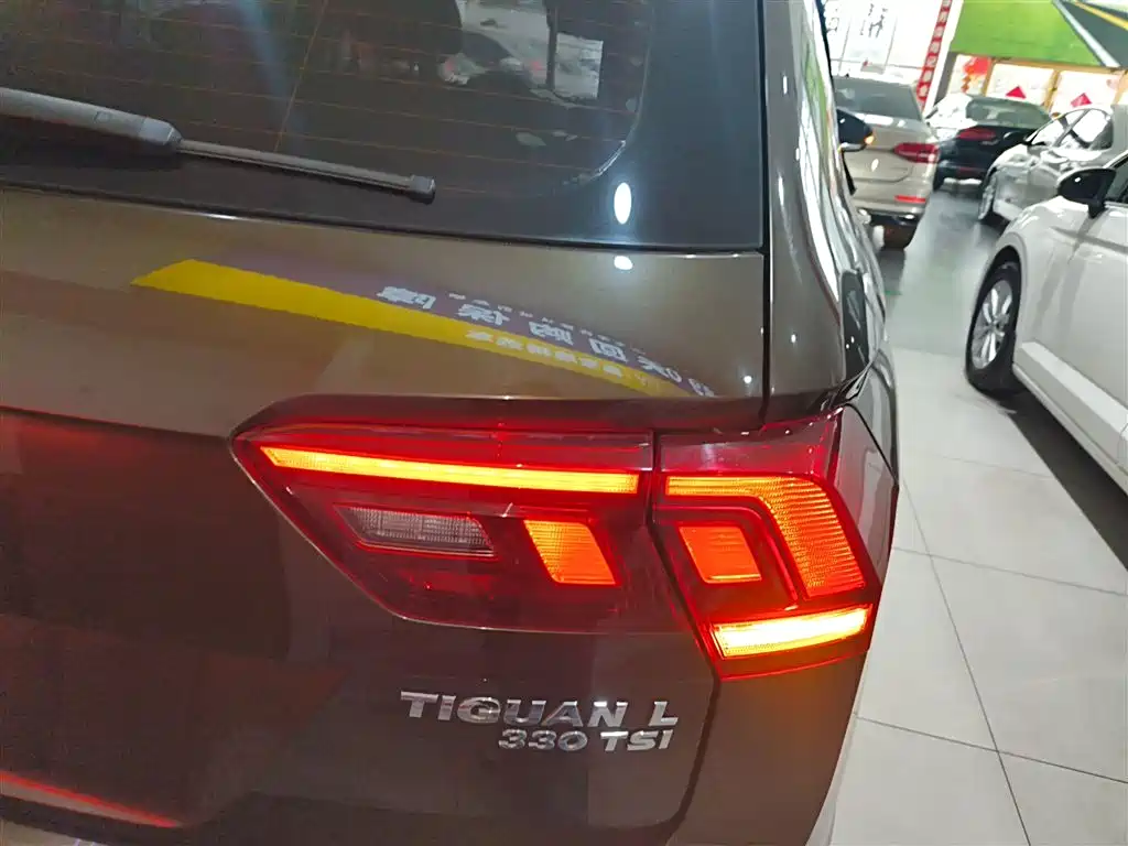 Volkswagen Tiguan L 2018 330TSI Automatic 2WD Luxury Edition фото 8