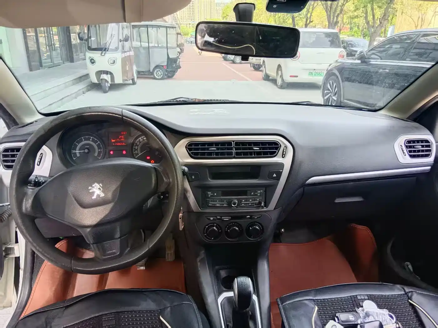 Peugeot 301 2014 1.6L Manual Comfort Edition фото 6
