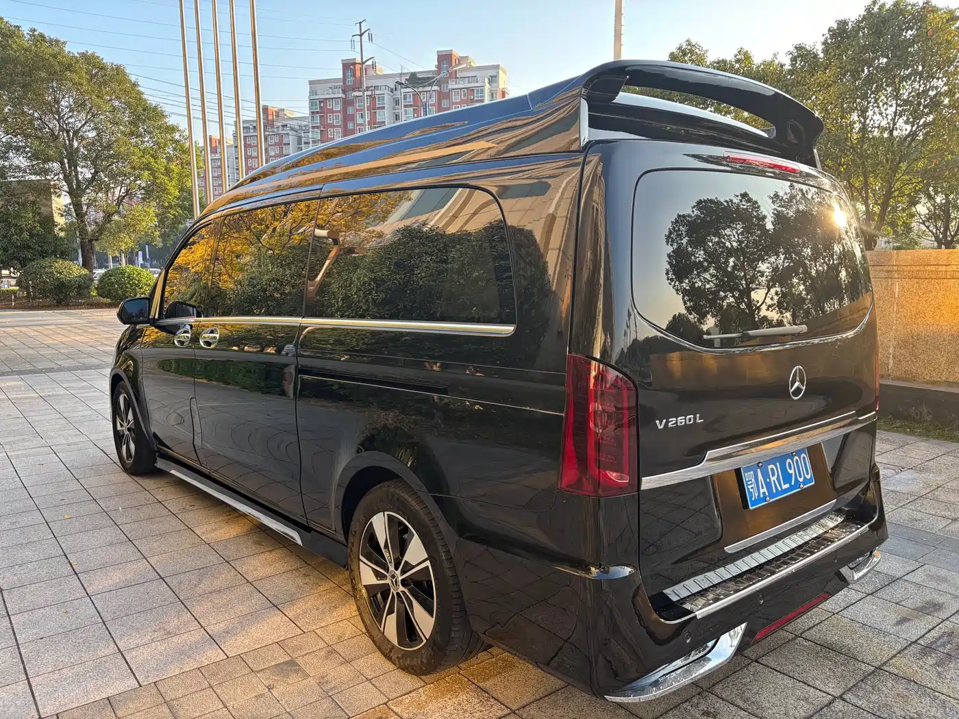 Mercedes-Benz V-Class 2021 V 260 L Long Wheelbase Premium Edition фото 6