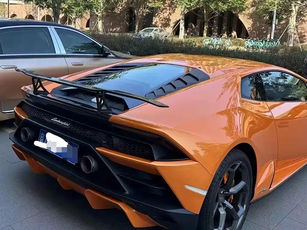 LAMBORGHINI HURACÁN