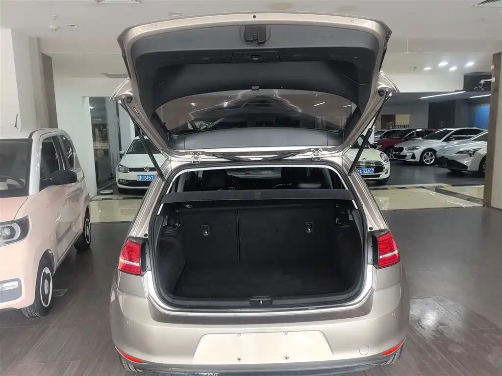 Volkswagen Golf 2016 230TSI Automatic Comfort фото 19