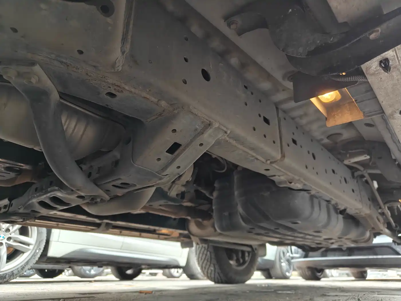 Toyota Prado 2018 3.5L Automatic TX-L Rear-mounted Spare Tire фото 27