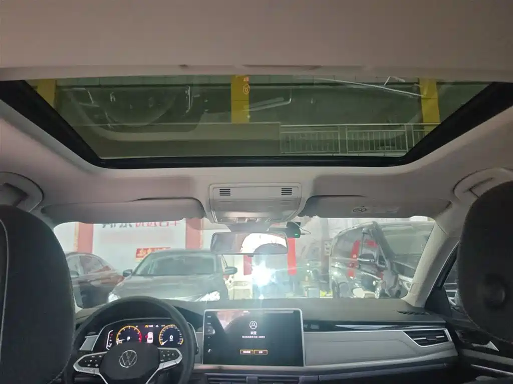 Volkswagen Bora 2023 300TSI DSG Premium Edition фото 18