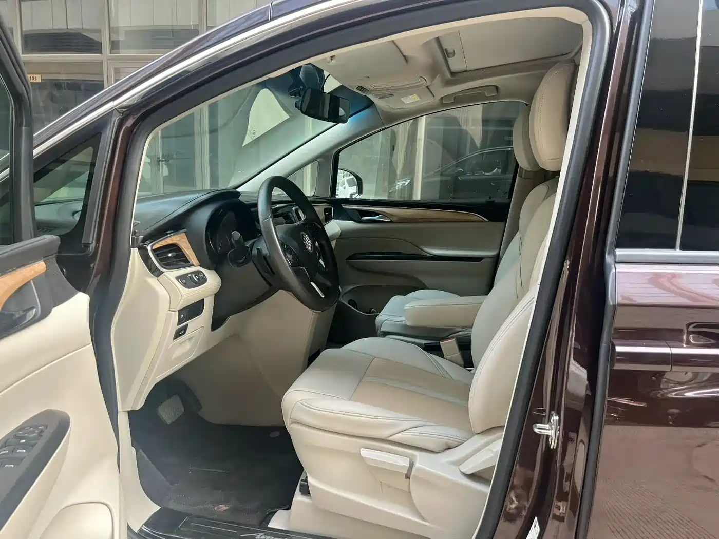 Buick GL8 2017 ES 28T Comfort Type China V фото 5