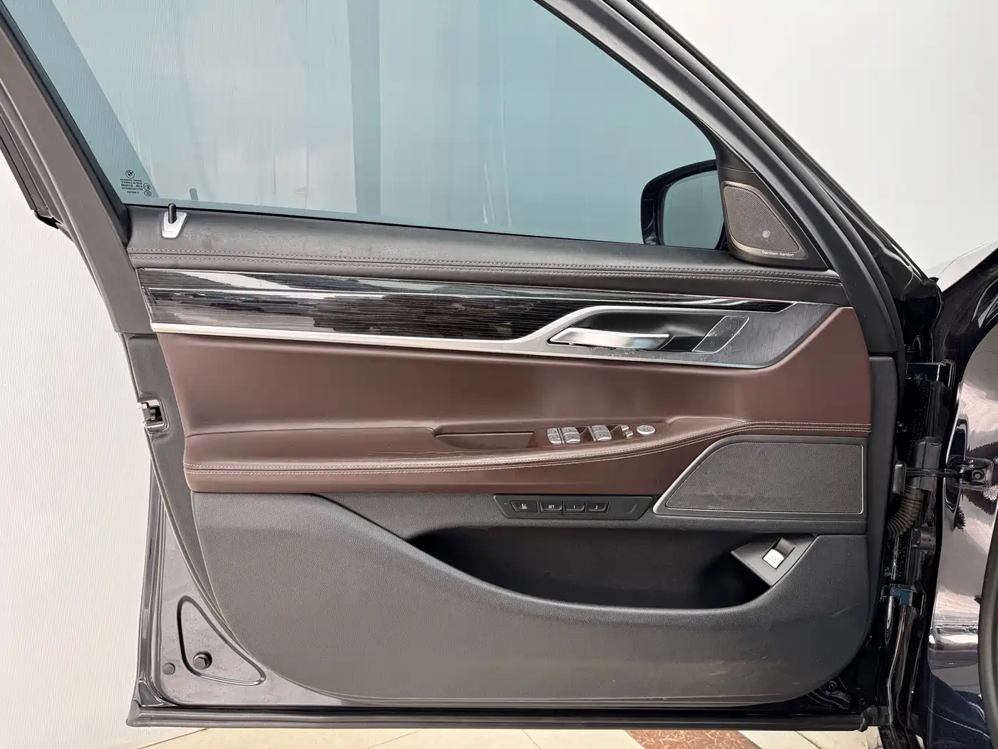 Photo 7 - BMW 7 Series