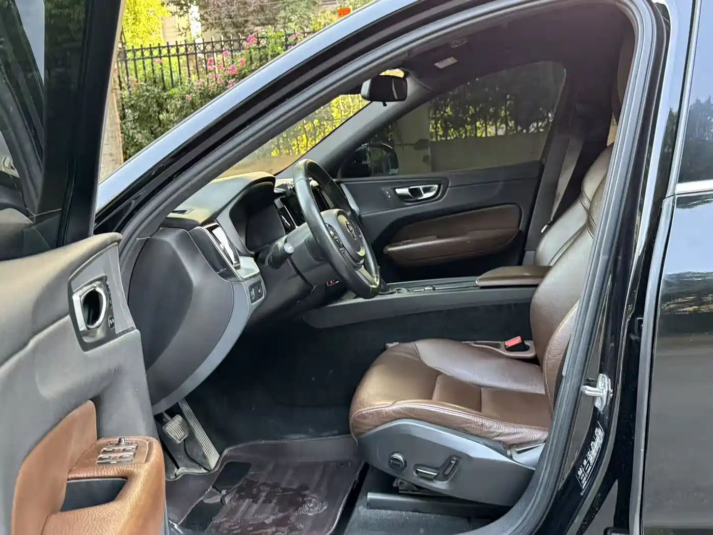 Volvo XC60 2021 T5 AWD Momentum фото 8