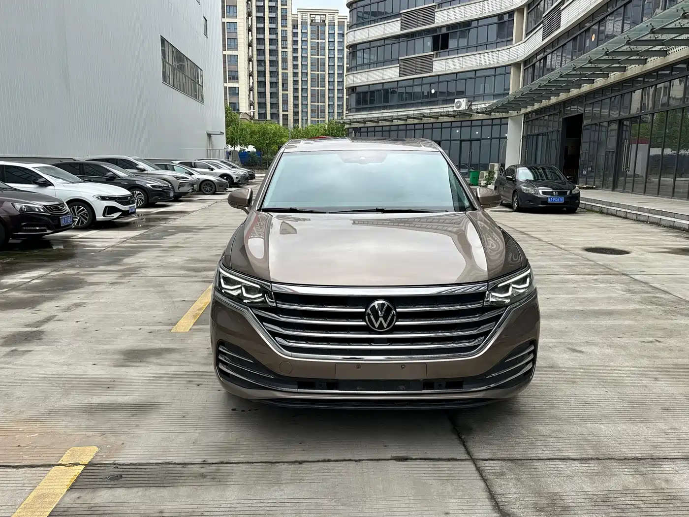 Volkswagen Viloran 2020 380TSI Premium фото 2