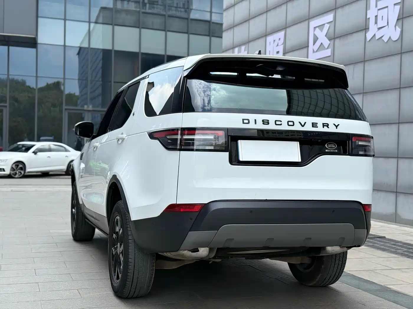 Land Rover Discovery 2018 3.0 SC V6 SE фото 20