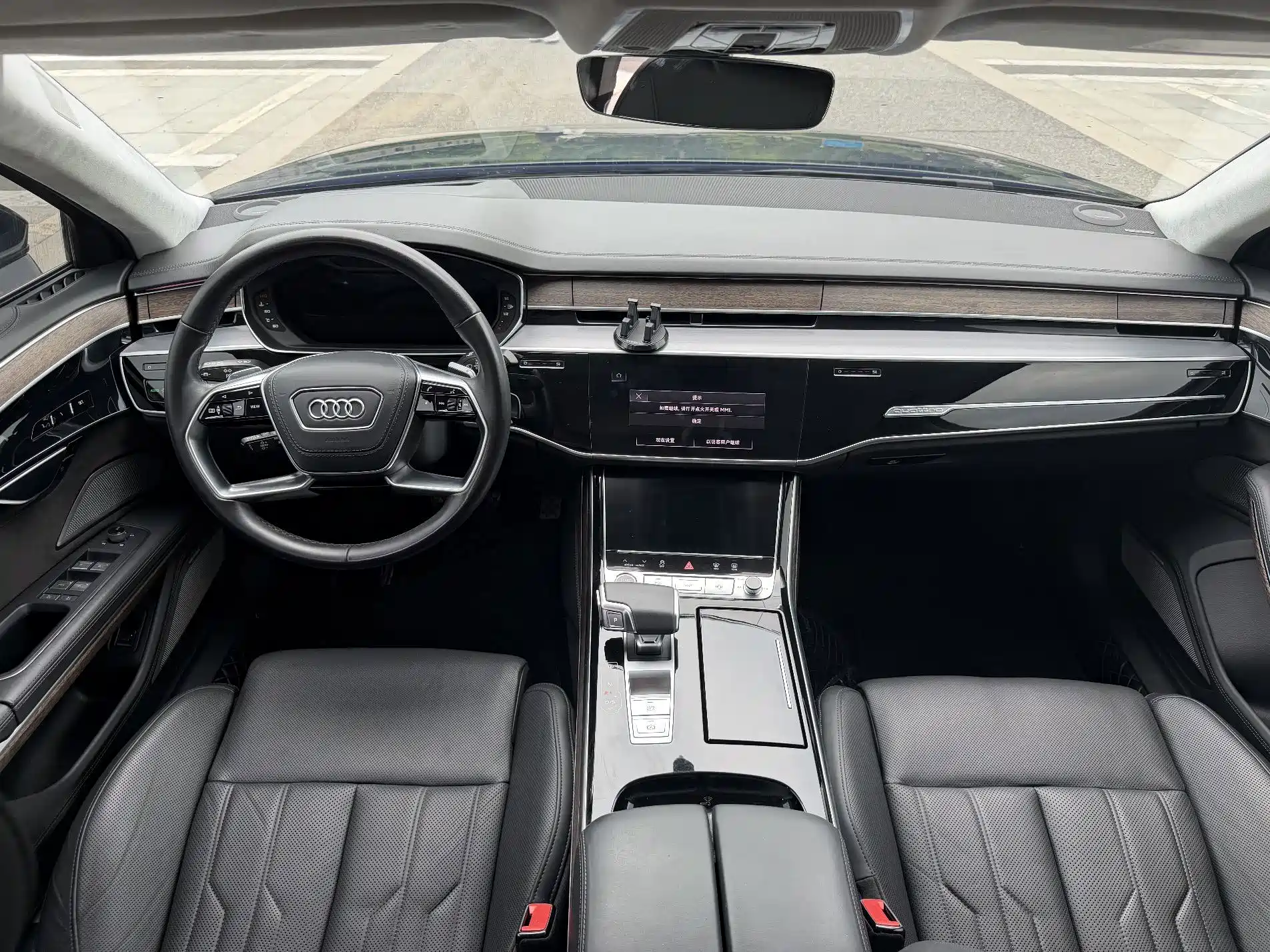 Фото 12 - Audi A8