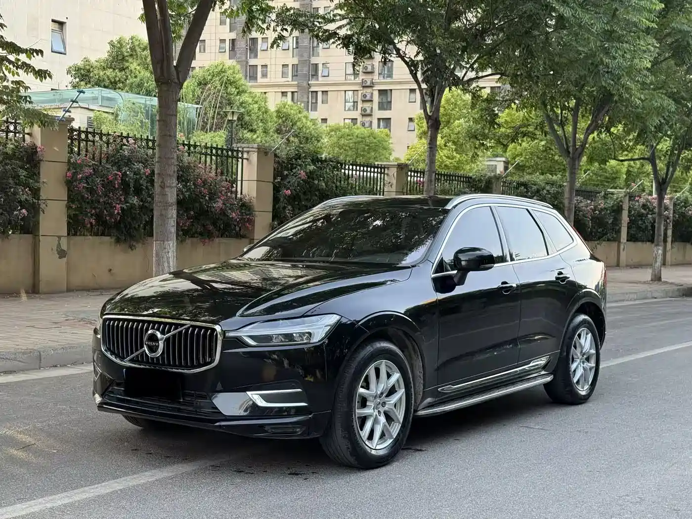 Volvo XC60 2021 T5 AWD Momentum фото 2