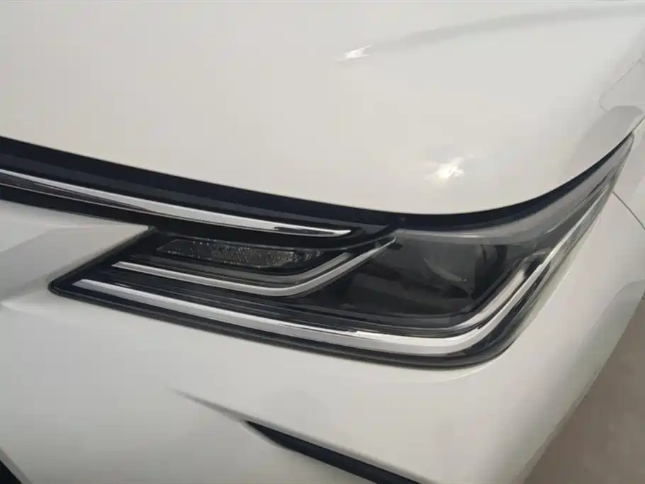 Toyota Corolla Twin Engine E+ 2019 1.8L E-CVT Leading Edition фото 5