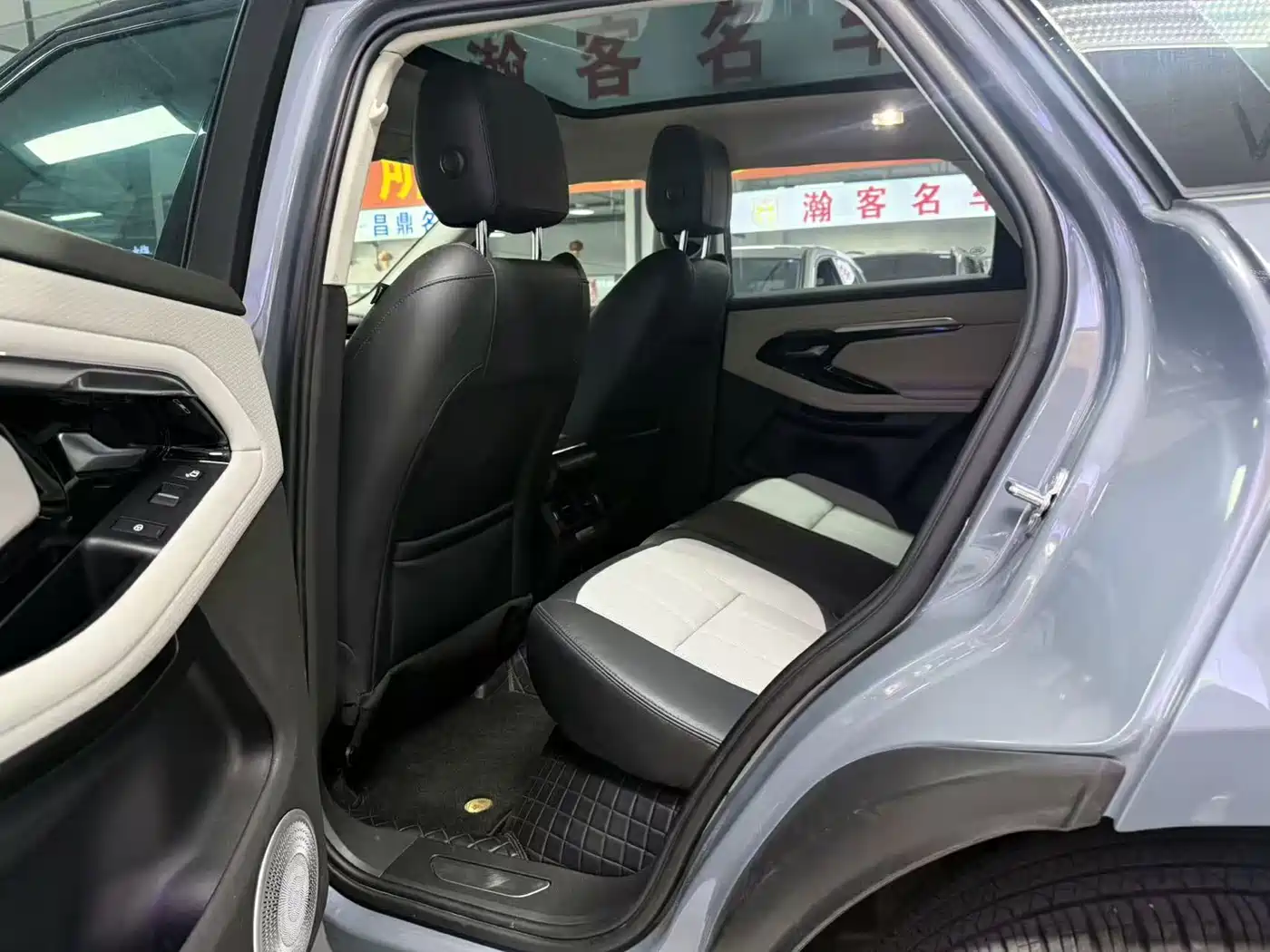 Land Rover Range Rover Evoque 2020 249PS R-DYNAMIC S First Edition Sport фото 9