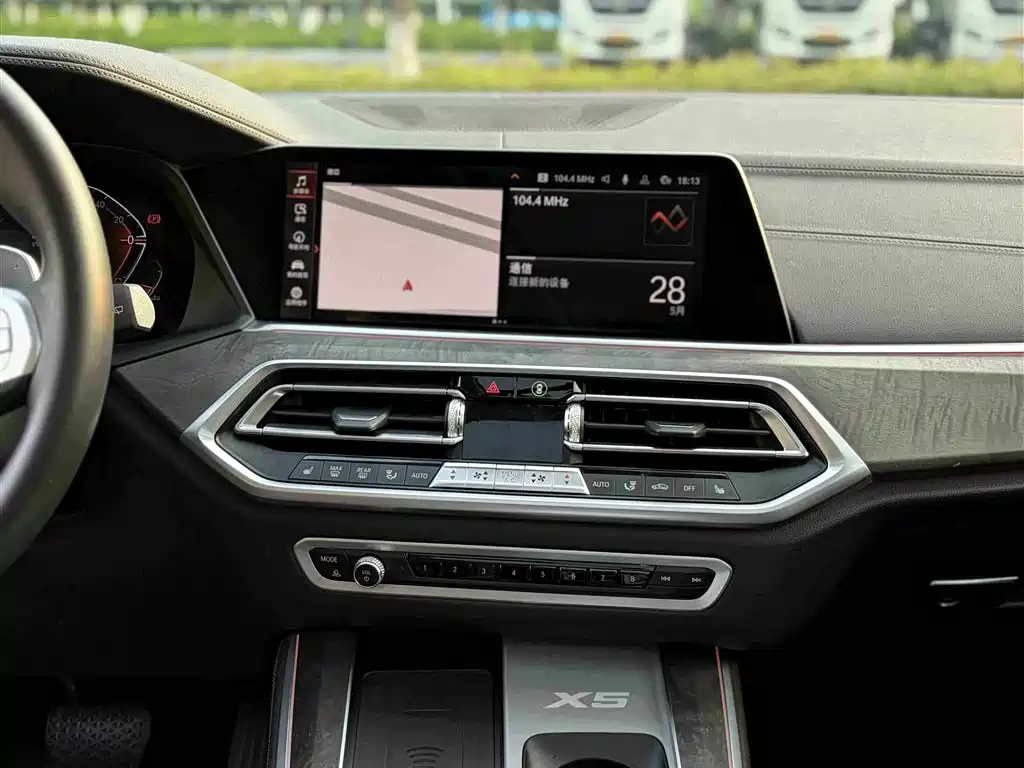 BMW X5 2022 xDrive 30Li Premium M Sport Package фото 13