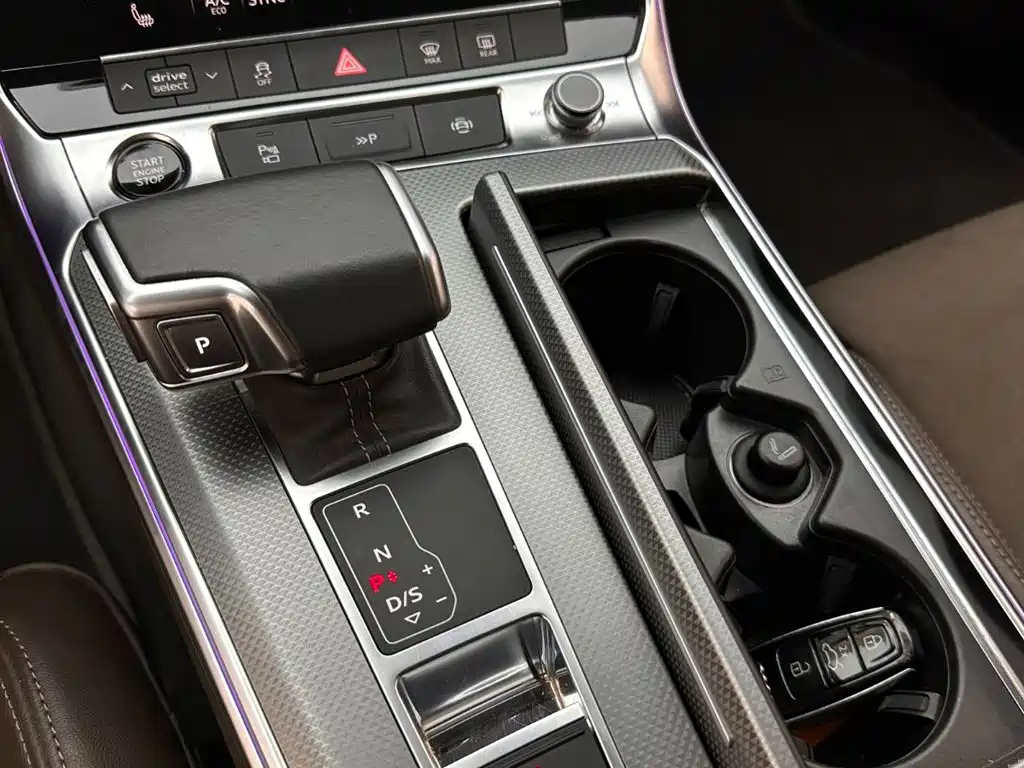 Photo 17 - Audi A7L