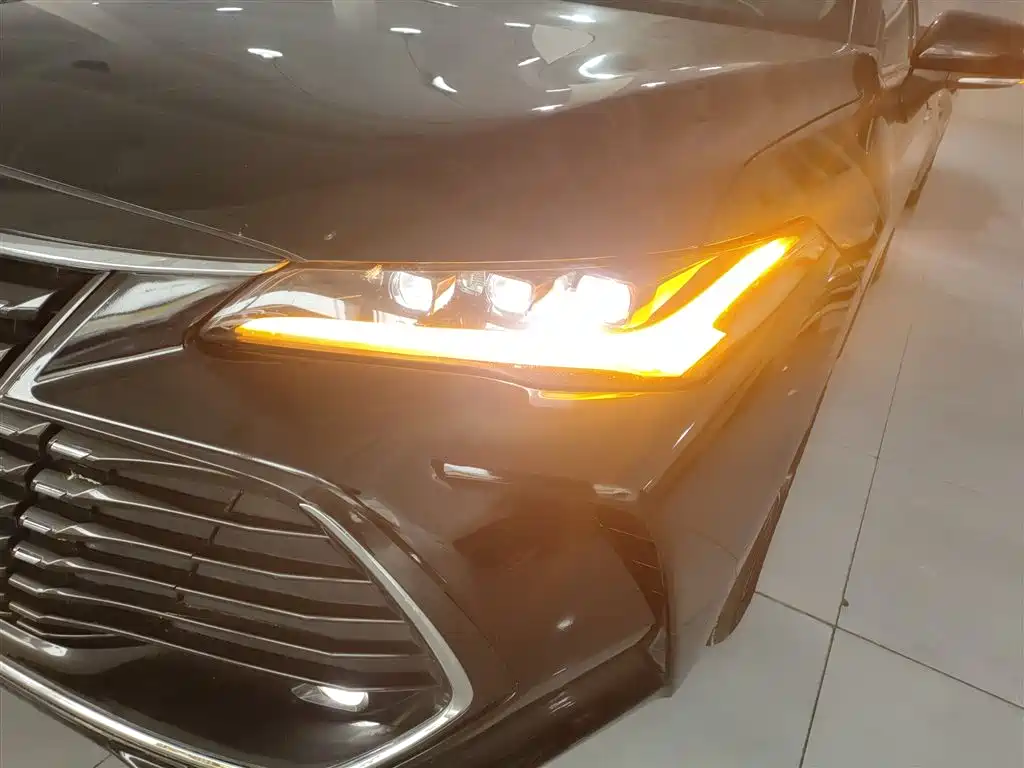 Toyota Avalon 2022 2.0L Luxury Edition фото 17