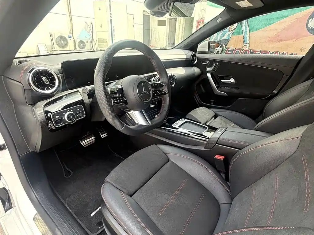 Mercedes-Benz CLA (Import) 2024 CLA 200 фото 5