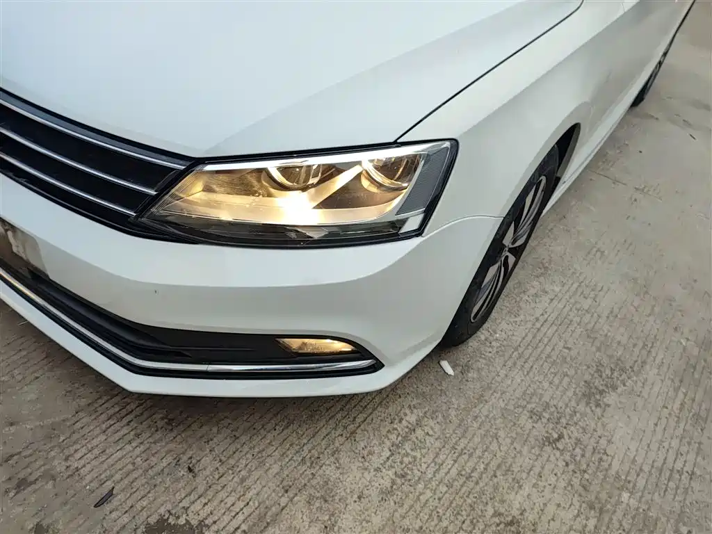 Volkswagen Sagitar 2018 180TSI DSG Premium Edition фото 24