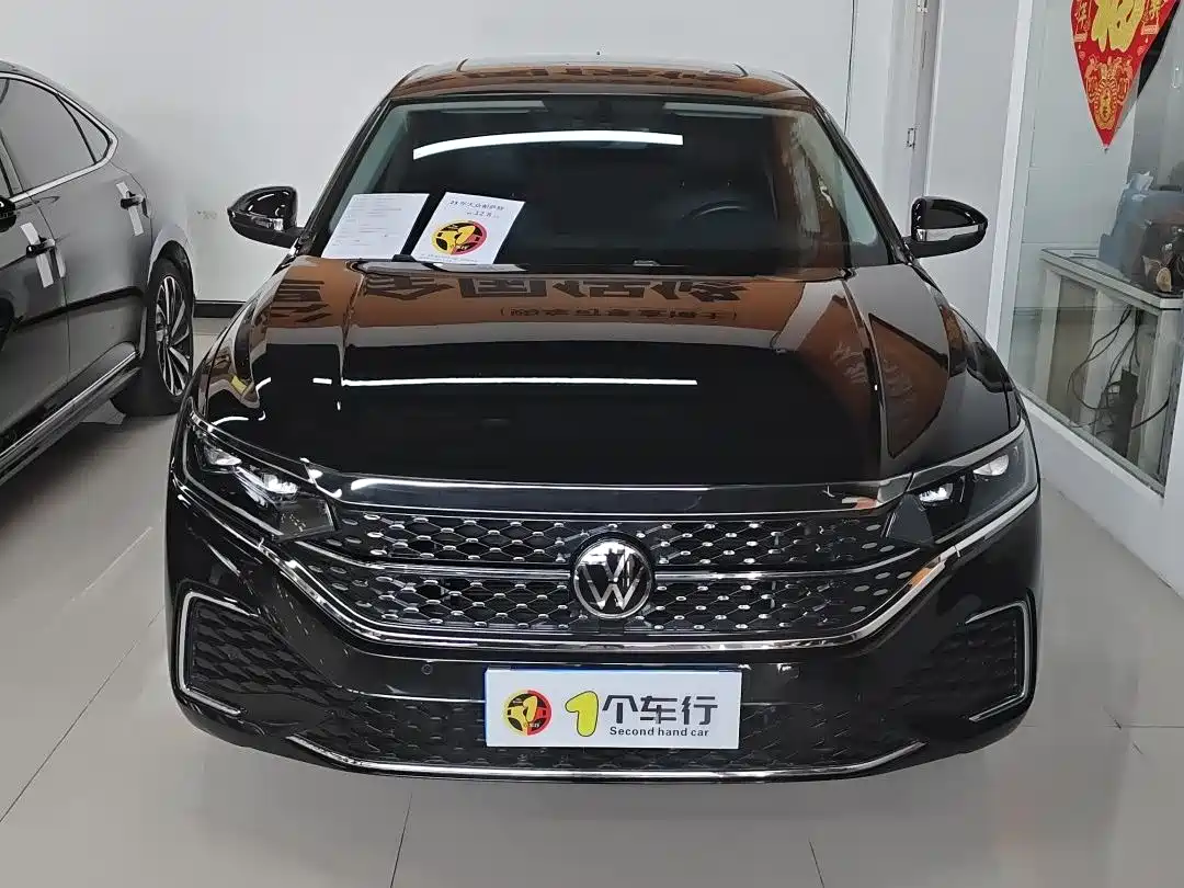 Volkswagen Passat 2023 330TSI Starlight Elite Edition фото 2