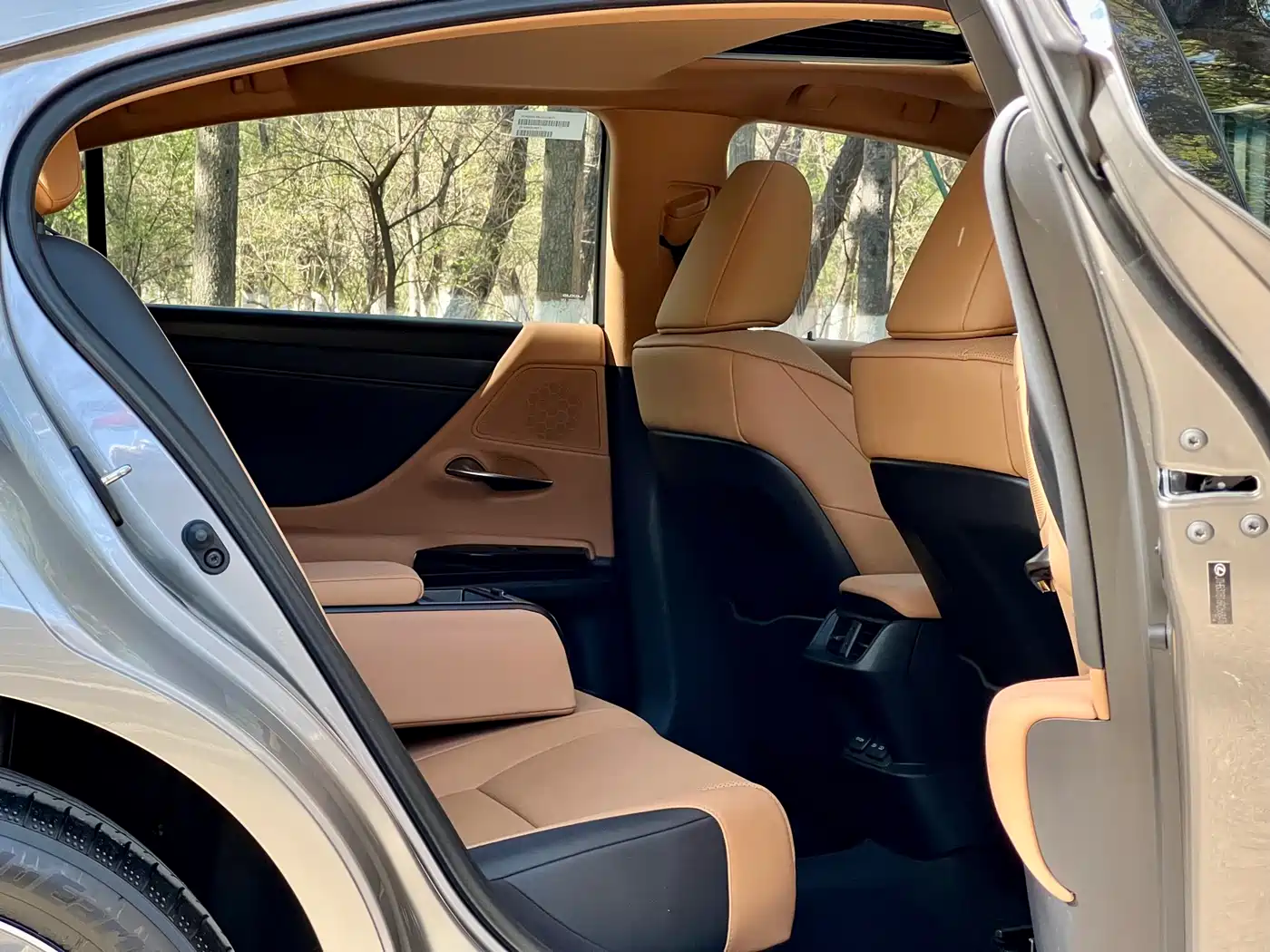 Lexus ES 2024 200 Premium Edition фото 27