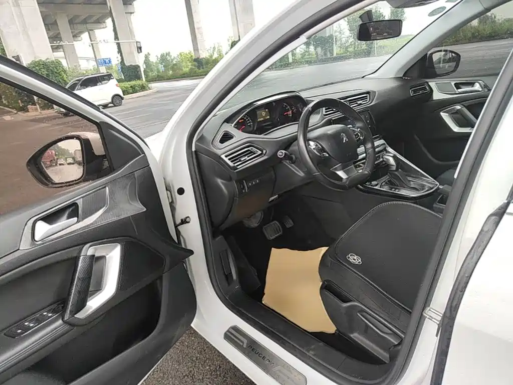 Peugeot 308 2018 2018 1.6L Auto Luxury Edition