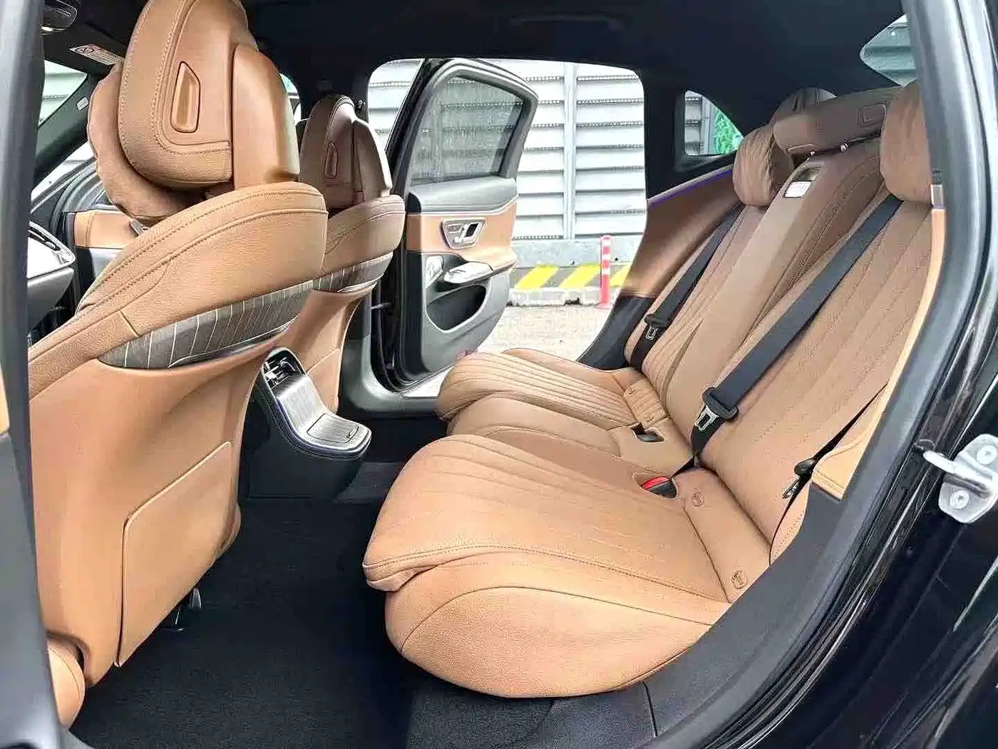 صورة 5 - Mercedes-Benz E-Class
