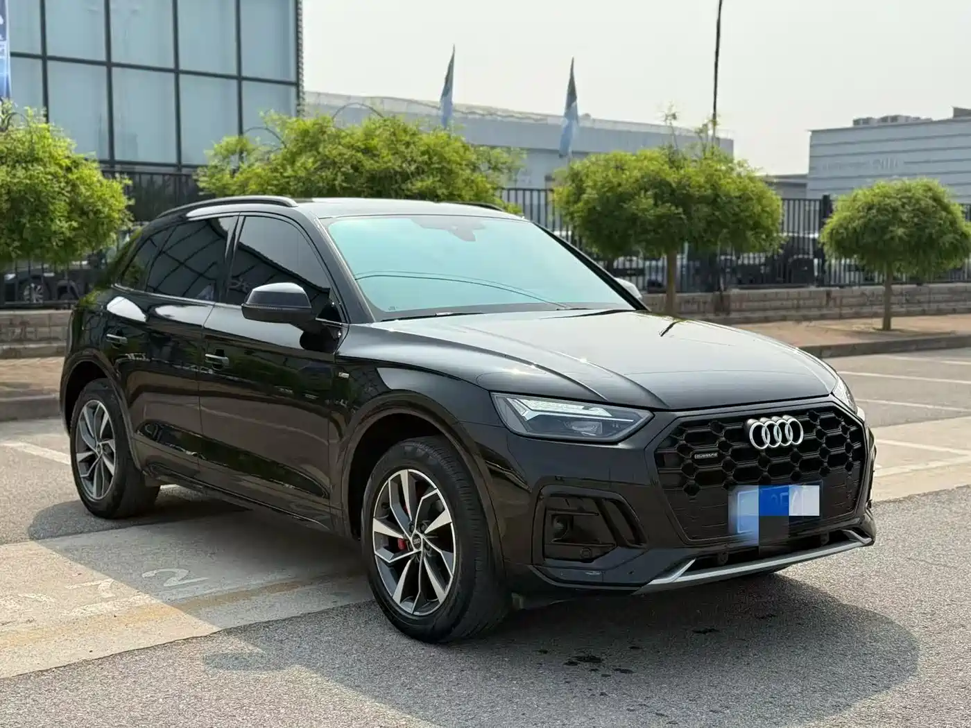 Audi Q5L 2024 Model 40 TFSI Luxury Dynamic фото 3